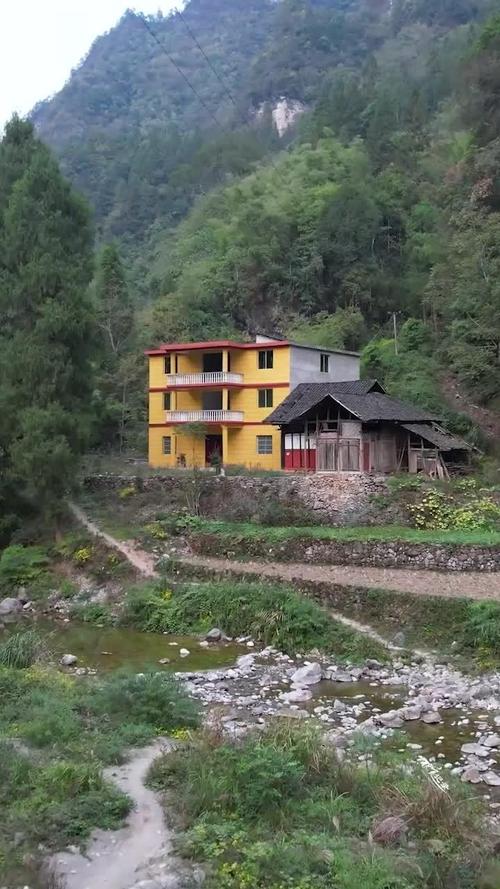 深山里的人家居住寿命会更长吗？