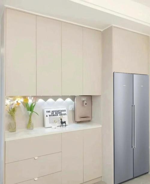 风水冰箱应该靠墙摆放吗？