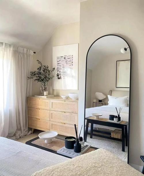 卧室摆放小屋镜子是否有利于风水布局？