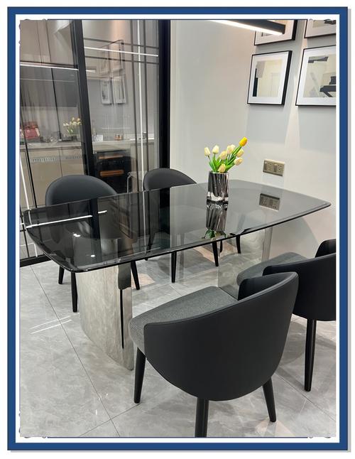 玻璃材质的饭桌对家居风水有怎样的影响？