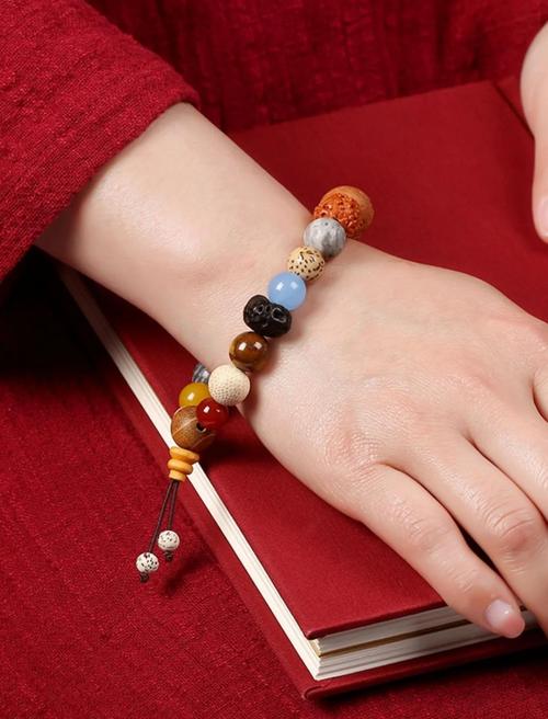 女人戴菩提，哪种命格最合适？有什么特别的讲究吗？