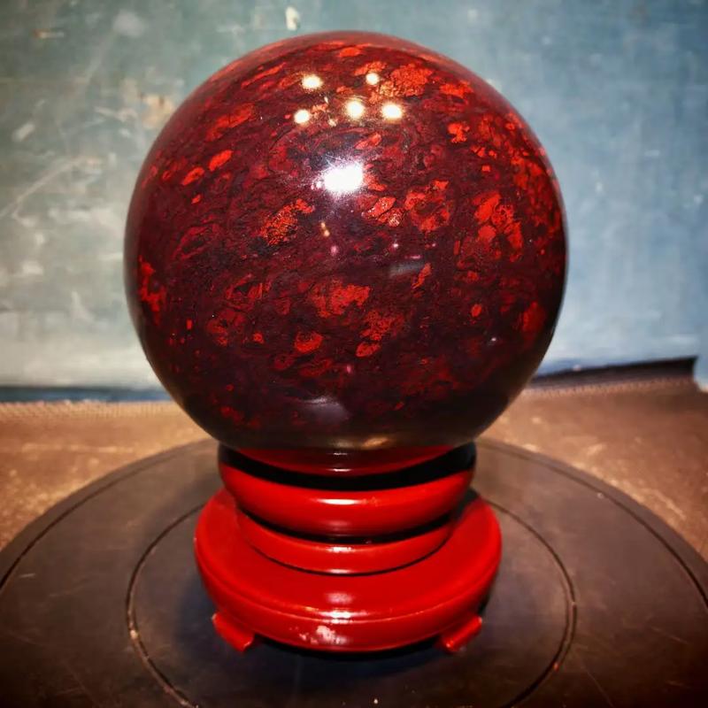 鸡血石的风水讲究有哪些？它的摆放和使用有何特殊要求？