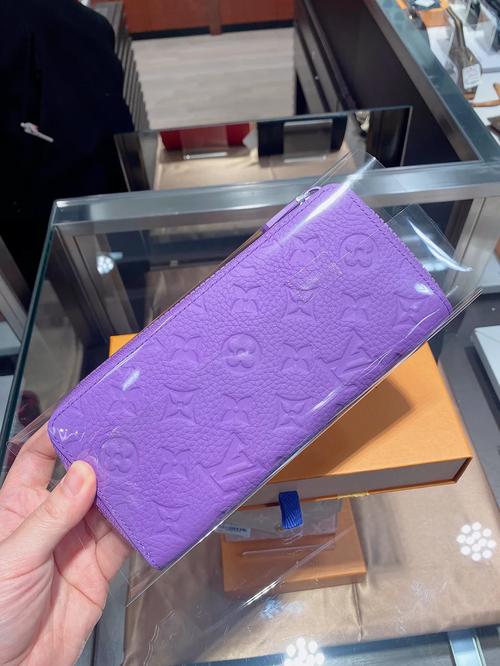 紫色钱包适合什么命？用哪种颜色钱包能聚财招财？