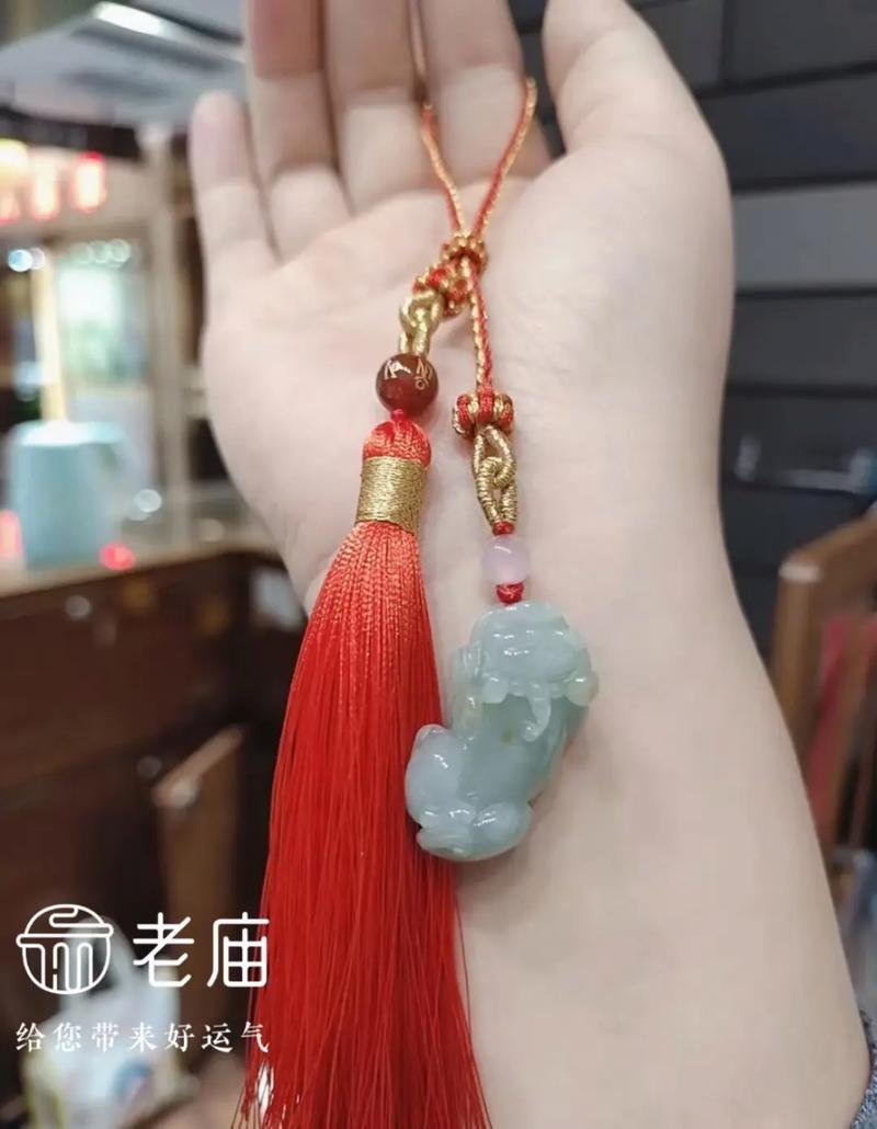 车内挂件适合金命人使用的是哪种款式或寓意？