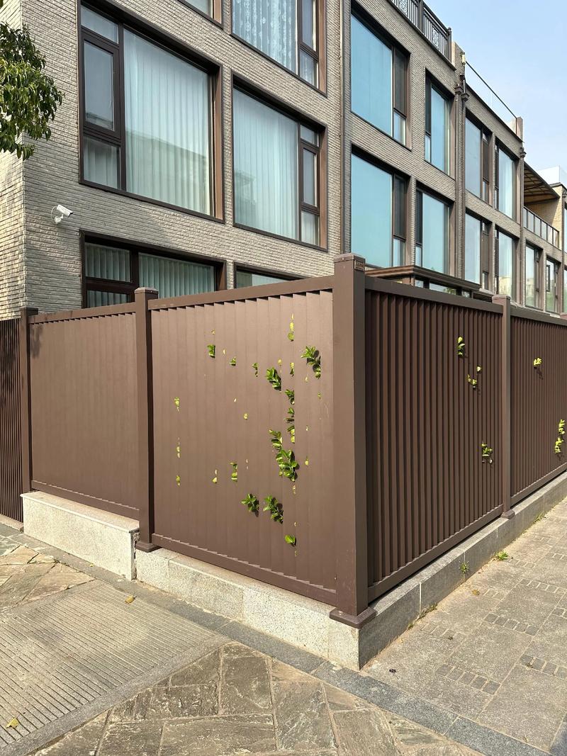 风水围墙可以使用金属材料吗？