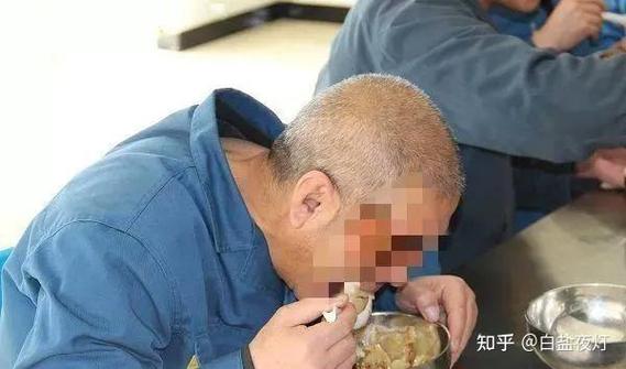 老年人晚年入狱是何命运？服刑一年后，人生会有哪些改变？