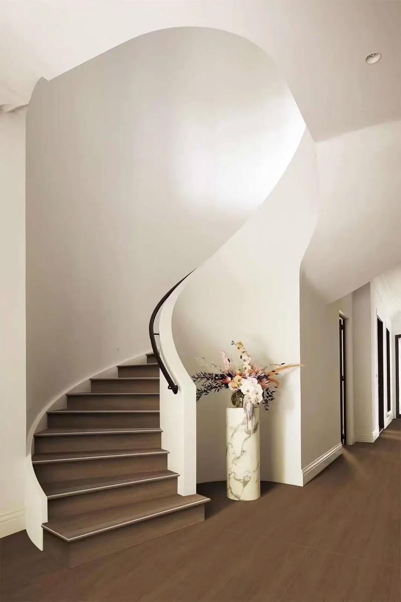 地砖踏步的设计与风水布局之间是否存在某种联系？