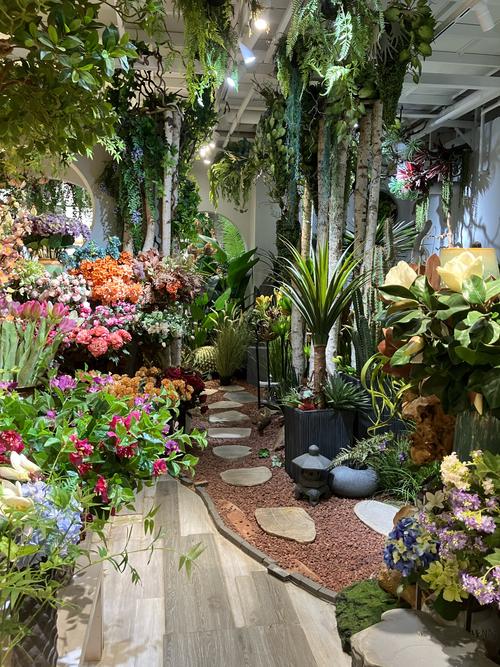 这附近的花店风水怎么样，环境是否宜人呢？