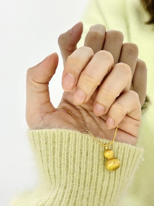 五行土命适合佩戴什么首饰或饰品？