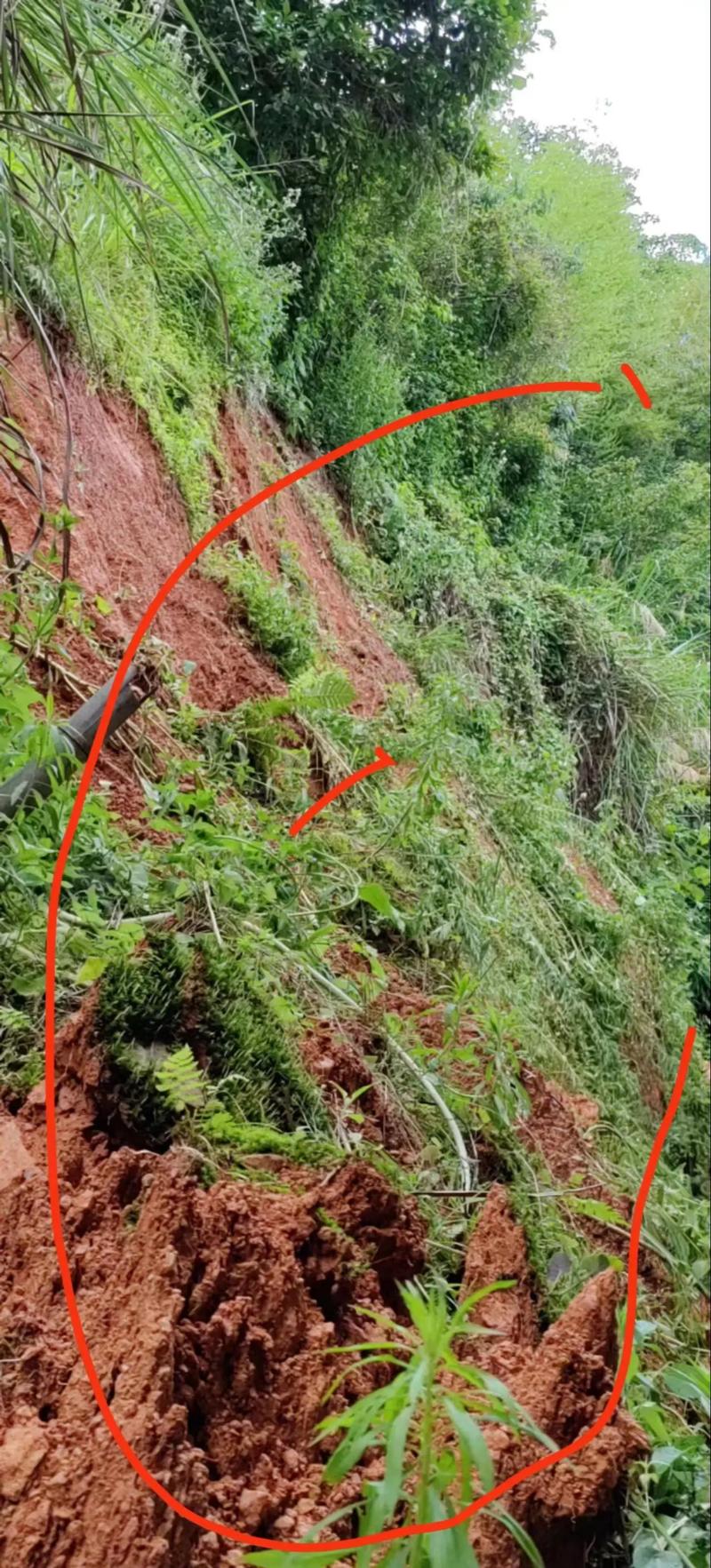 房子倒塌后对家乡风水有何具体影响？