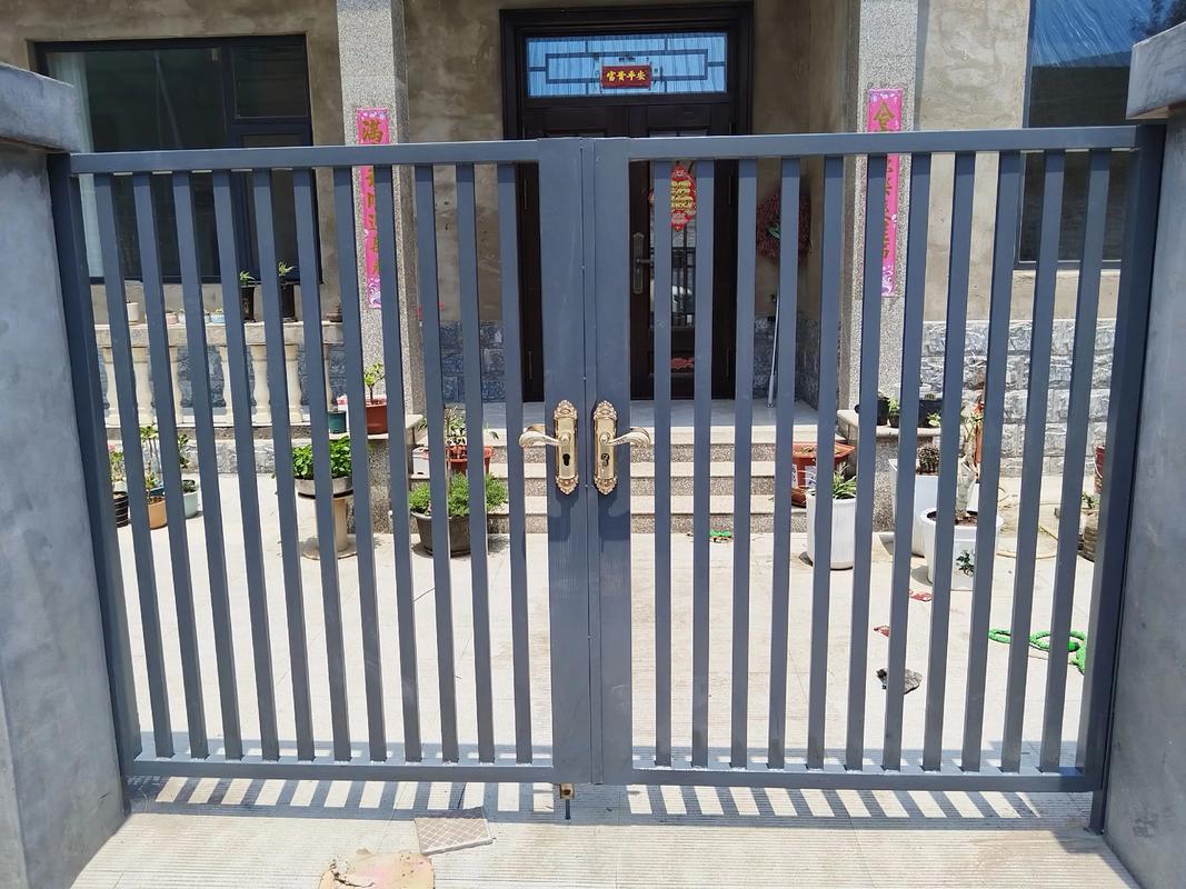 铁篱笆大门对家居风水有影响吗？