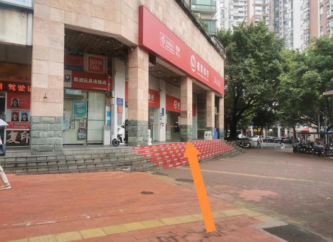 商铺门口挖坑会对风水产生什么影响？