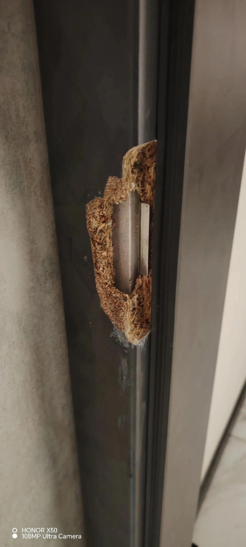 大门破洞生锈对风水有影响吗？