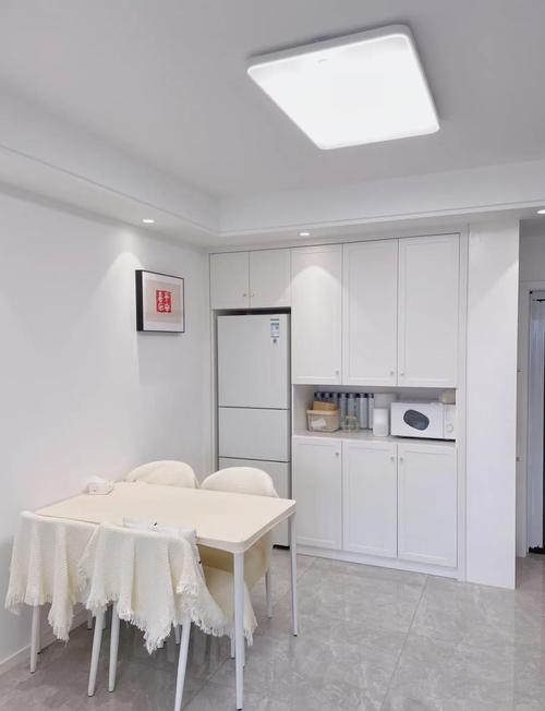 冰箱门朝西摆放，这样的风水布局合适吗？