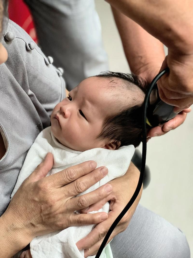 2026年4月21日农历三月初五剃胎发合适吗，这一天可以剃胎发吗？