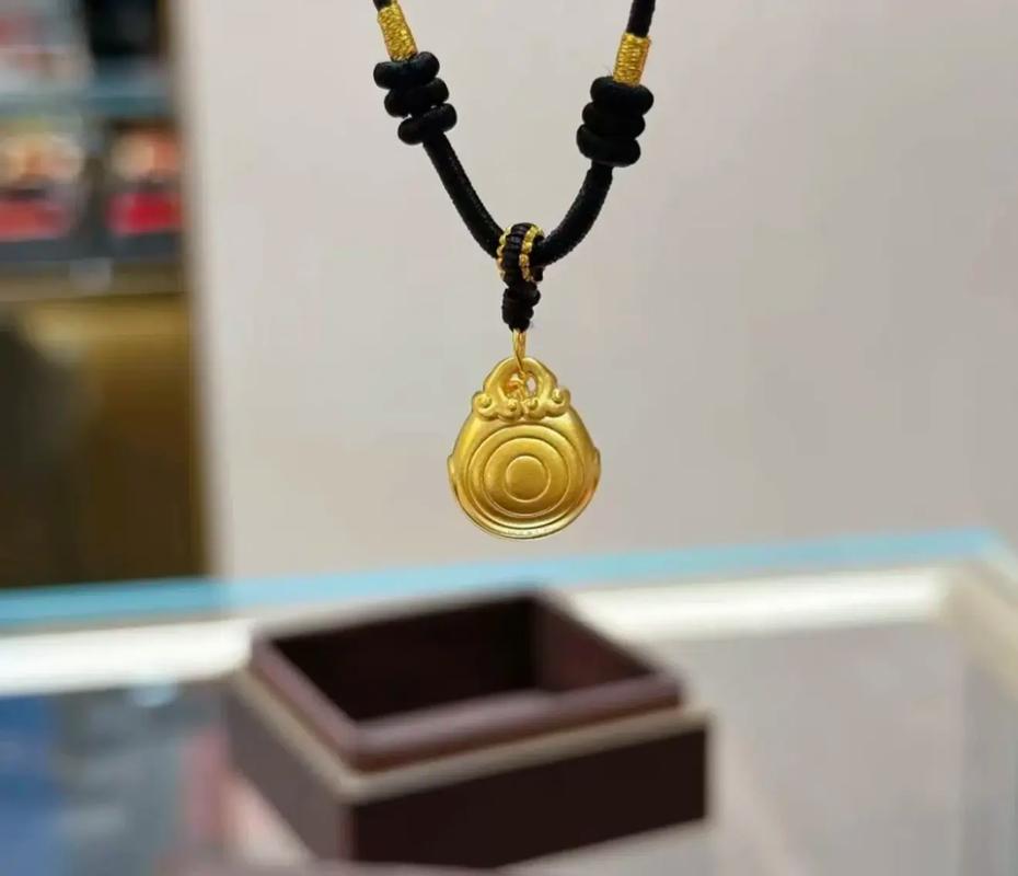 木命佩戴哪种金饰最旺运势？