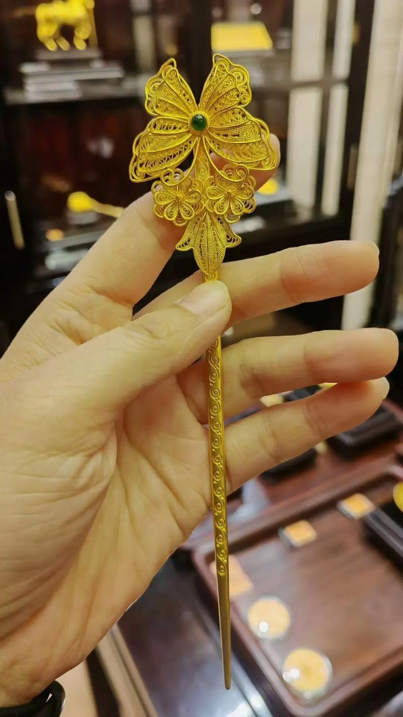 土命人适合佩戴哪种簪子或饰品以招财转运？