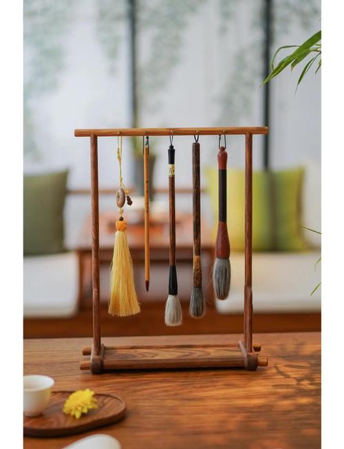 毛笔摆件在风水上有哪些讲究和注意事项？