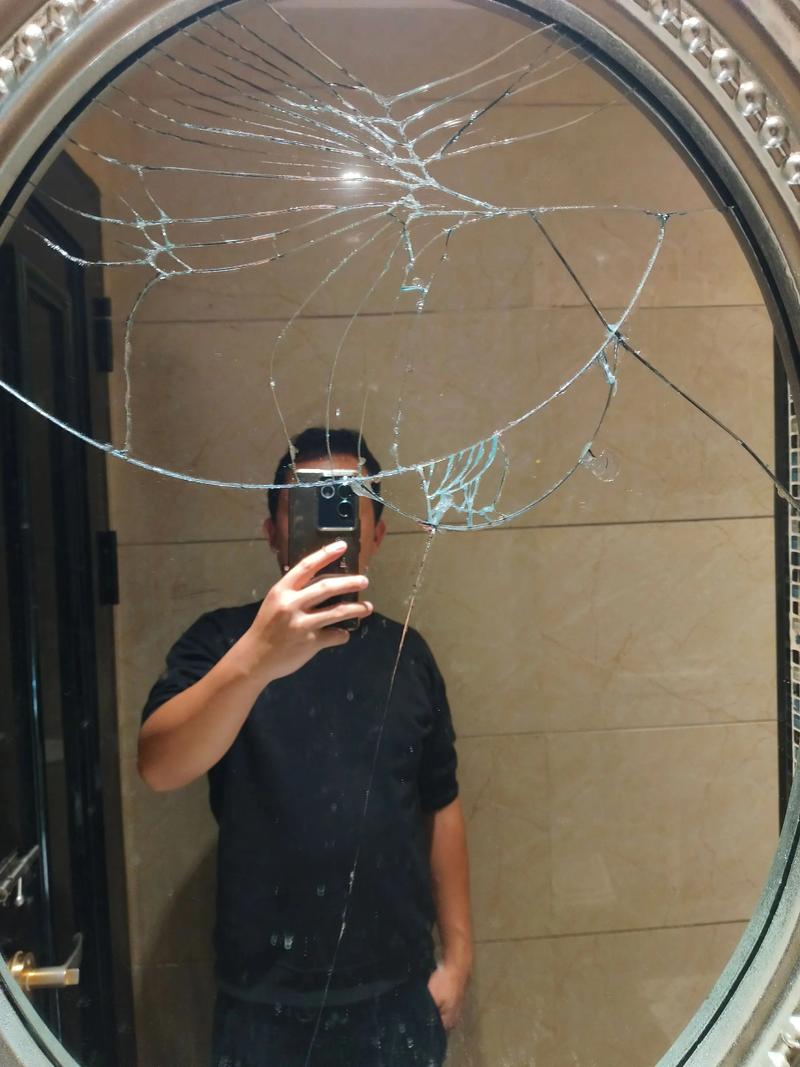 酒店镜子出现裂痕会对风水产生怎样的影响呢？