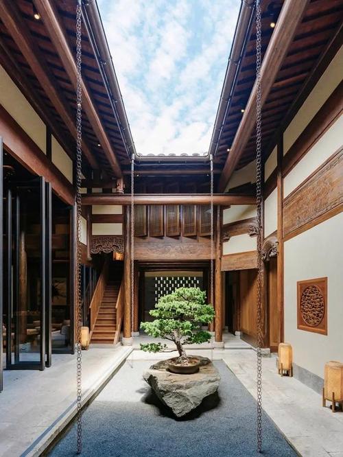 天井布局对风水有何具体影响？