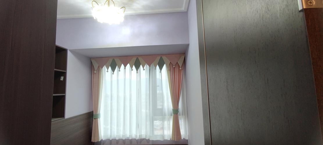 拉开卧室窗帘对家居风水有影响吗？