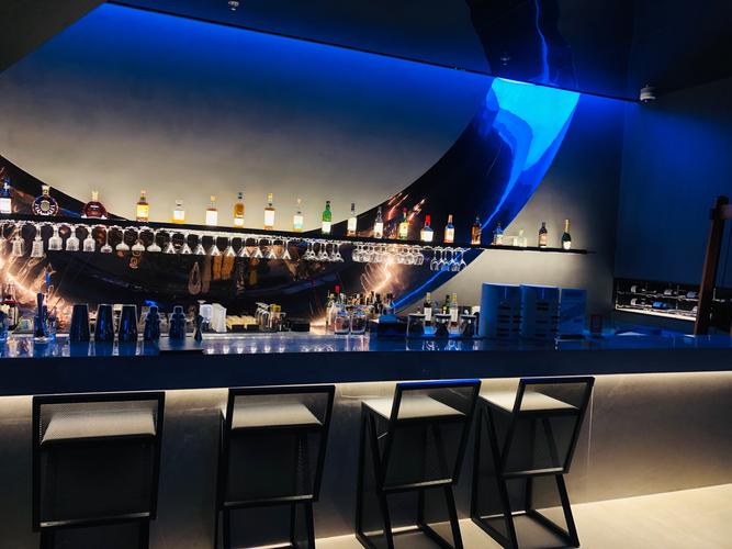 如何通过命理学分析一个人的命格特点？