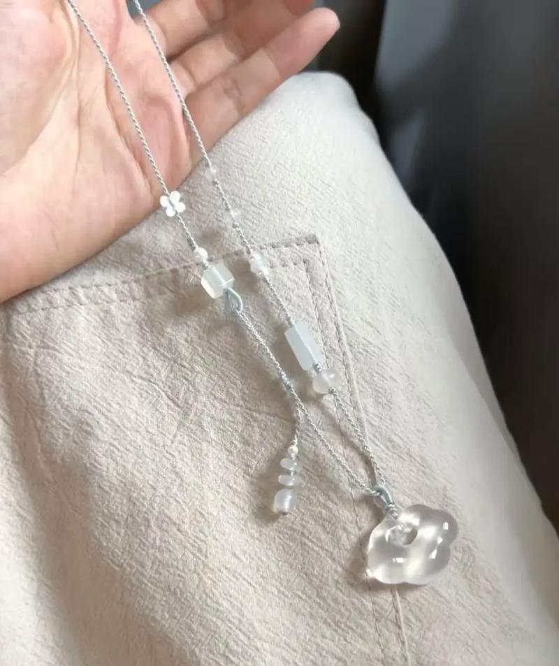 土命适合佩戴哪种玉髓？哪些人不宜佩戴玉髓？