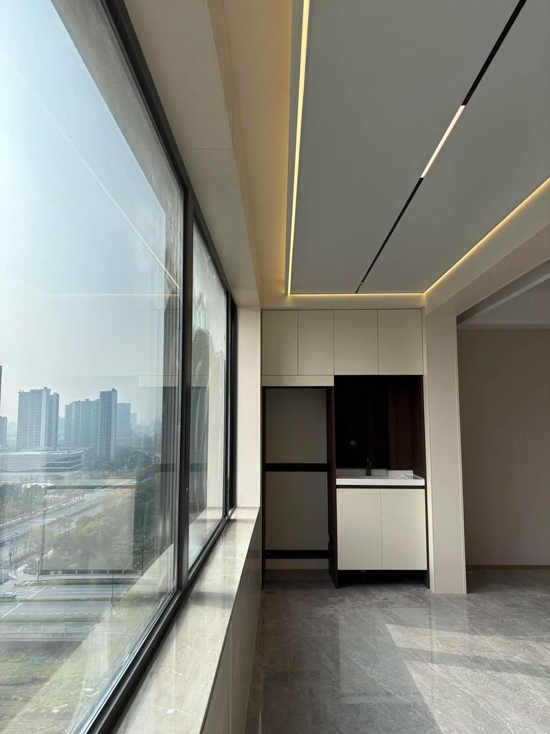 客厅阳台过高是否会影响家居风水布局？