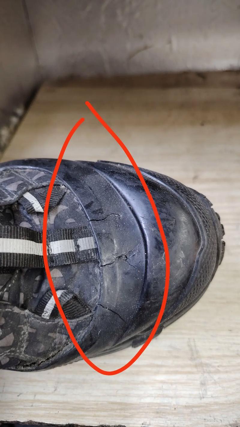 鞋子破损继续穿着会对家宅风水产生不良影响吗？