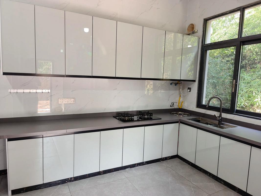 无油烟灶台对家居风水有影响吗？哪种材质或设计更佳？