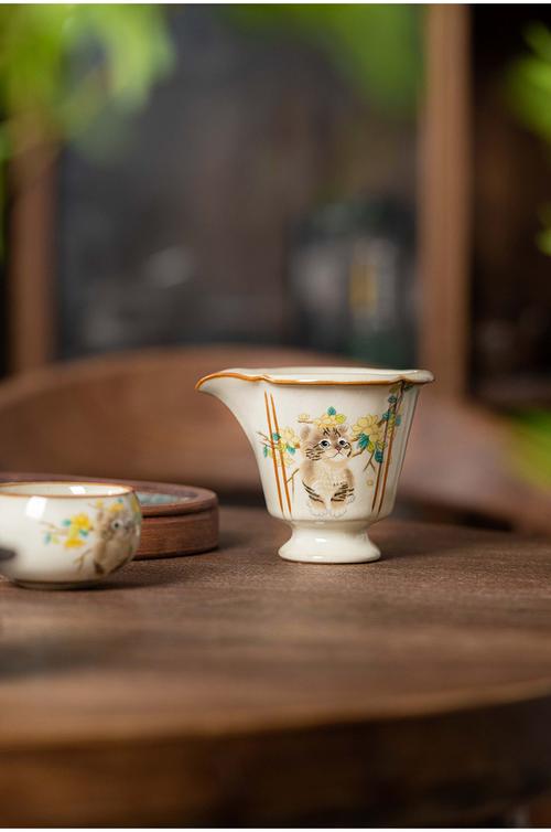 汝窑猫咪风水杯的市场价值如何，值得投资吗？