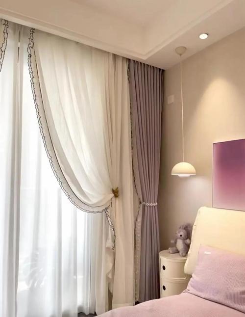 水命人玄关摆放什么物品，卧室窗帘适合什么颜色？