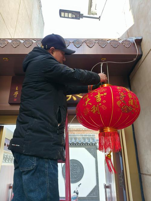 房顶挂灯笼的风水讲究有哪些具体要求？