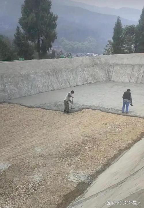 混凝土底能用于风水塘建造吗？