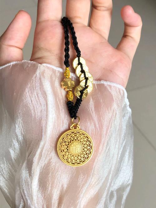 命硬者适合佩戴哪种饰品？金饰不合适的人嫩戴哪些首饰？