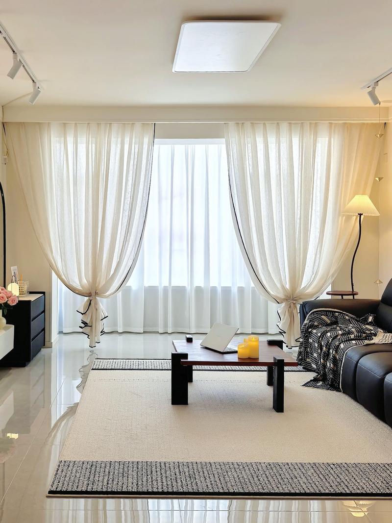 客厅不安装窗帘会对家中的风水产生什么影响呢？