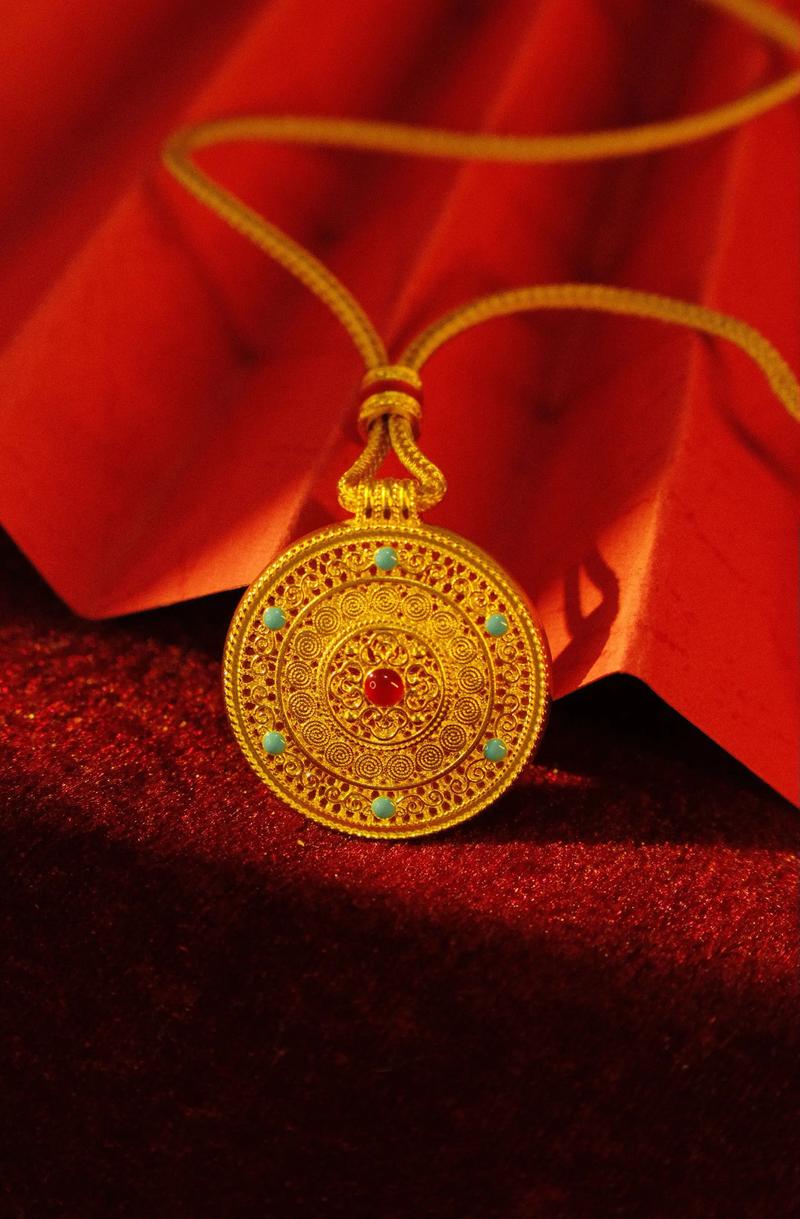 金命人适合佩戴什么首饰来改运势？