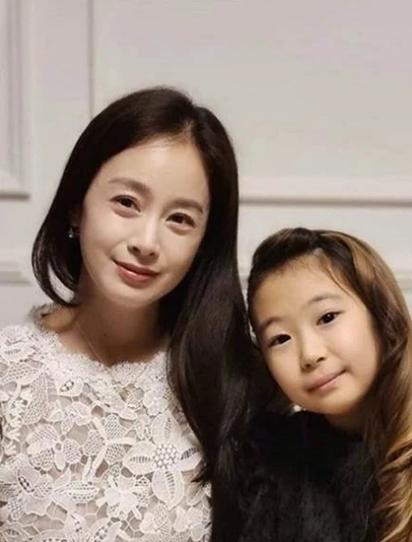 妈妈命运女儿，女儿既像爸爸又像妈妈，这样的命好吗？