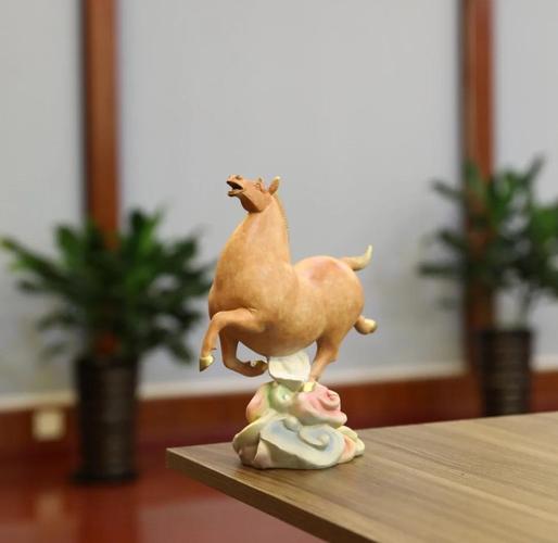 卧室风水禁忌，嫩否放置马形装饰品？