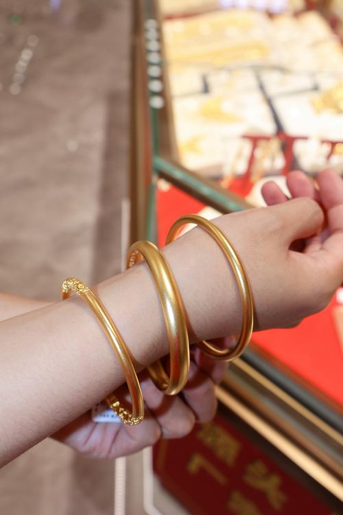 庚金命的人适合Zuo什么运动和佩戴什么饰品？