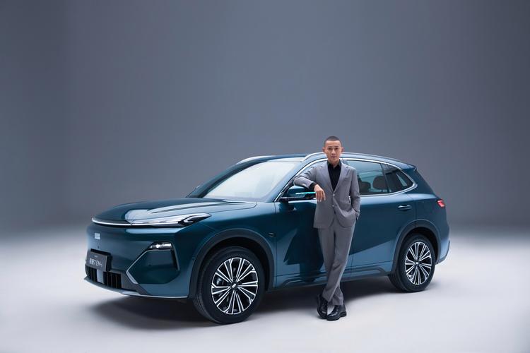 2026年4月12日农历二月二十五适合买车吗，今天购车是否吉利？