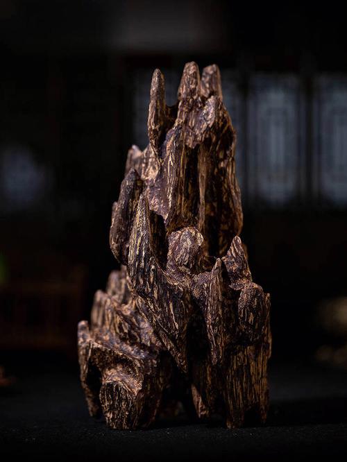 房间摆放沉香对家居风水有何具体影响？