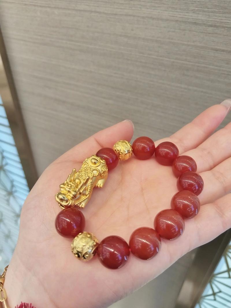 五行属金的人佩戴什么饰品最旺财运？