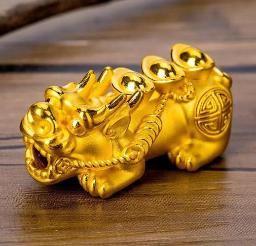 金水命男性适合佩戴哪些金饰，水命是否适合戴金饰？