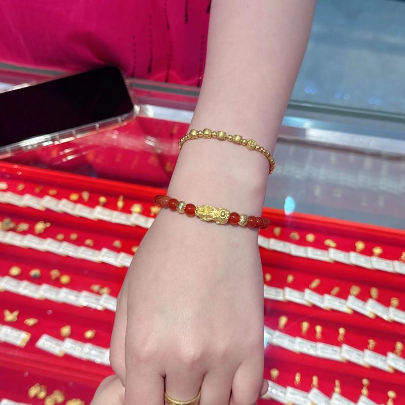 金命或金弱体质的人，适合佩戴哪种材质的饰品来调和？