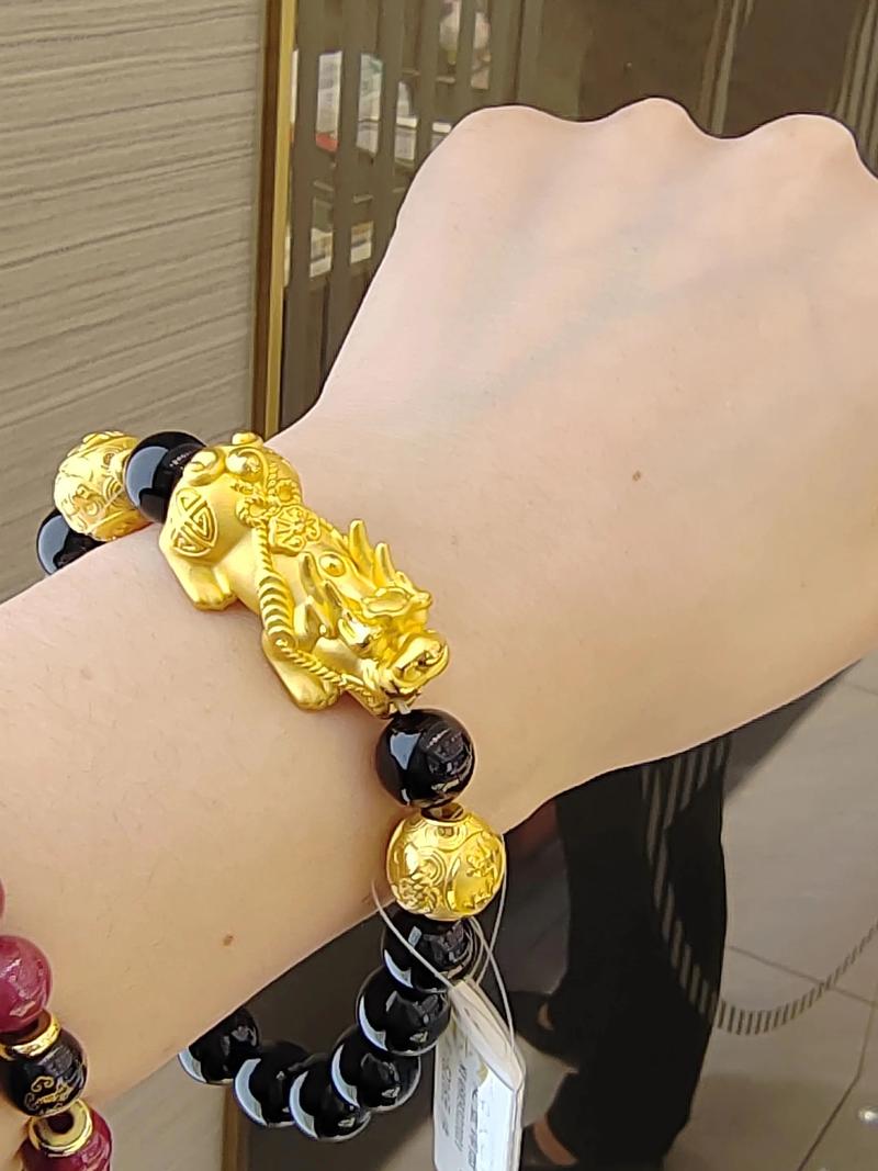 男士土命适合佩戴什么饰品，哪种蕞旺运势？