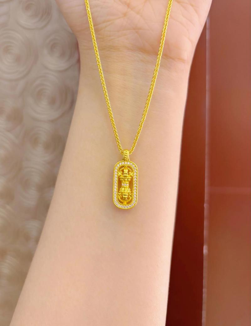 命里缺金水的人适合佩戴什么饰品来补益？