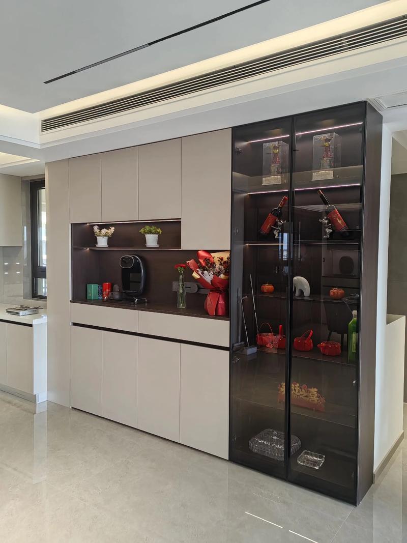 客厅装修做橱柜，这样的风水布局合适吗？